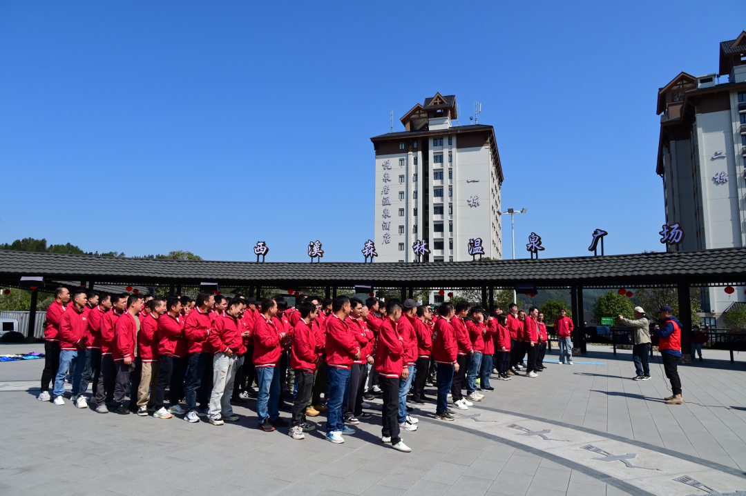 昊日初升·奋发涂强 | 昊特建材2025春茗团建会圆满落幕